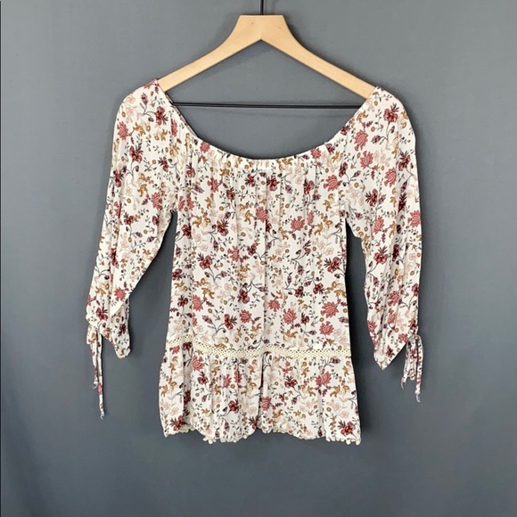 AE off the shoulder top - Picture 3 of 5